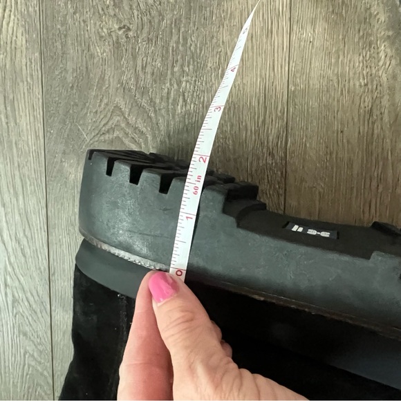 Caslon Betsy Lug Sole Square Toe Waterproof Booties NWOT - Picture 8 of 8